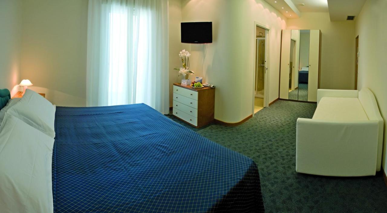 Hotel Sorriso Мілано-Маріттіма Екстер'єр фото