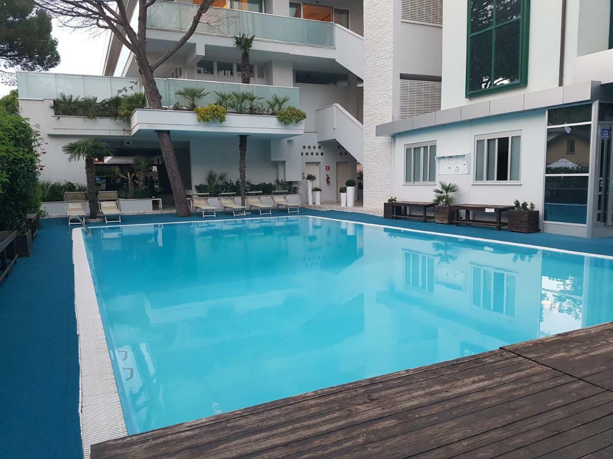 Hotel Sorriso Мілано-Маріттіма Екстер'єр фото